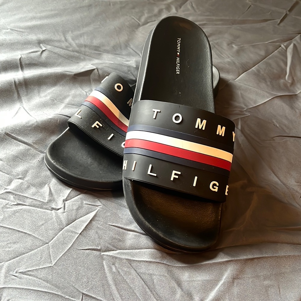 Tommy slides. Size 10.